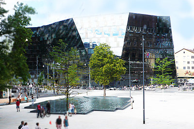 Platz der Alten Synagoge mit Uni-Bibliothek